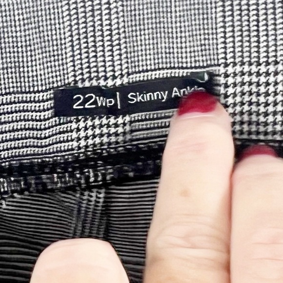 ✅ NWT TALBOTS MINI CHECK COTTON BI-STRETCH PULL-ON SKINNY ANKLE PANT SIZE 22WPET - Picture 7 of 8